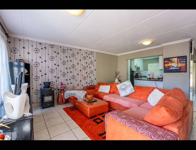 3 BEDROOM TOWNHOUSE FOR SALE IN BROADACRES